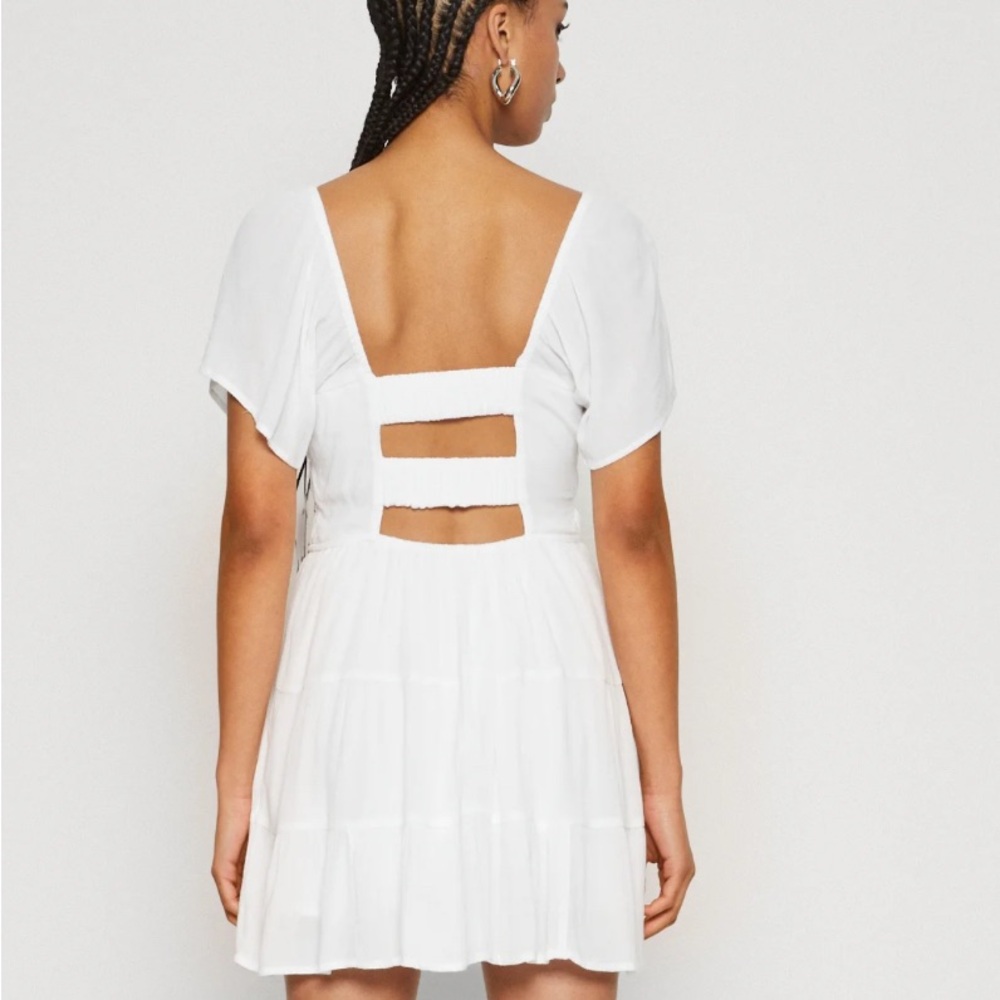 Hollister Dress in color white size medium - Picture 2 of 8